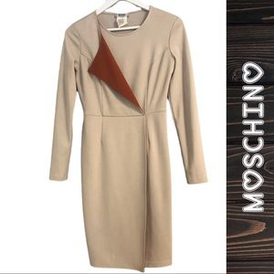 Moschino dress Long sleeved SZ 0 tan burnt…